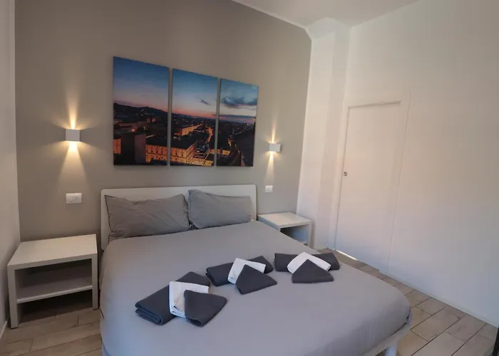 Moon * بولونيا