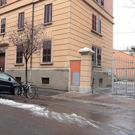 Moon Apartment Bologna
